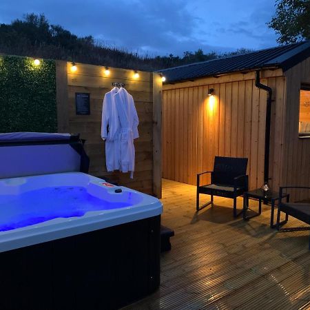 River Huts, Highland River Retreat With Hot Tub Inverness Esterno foto