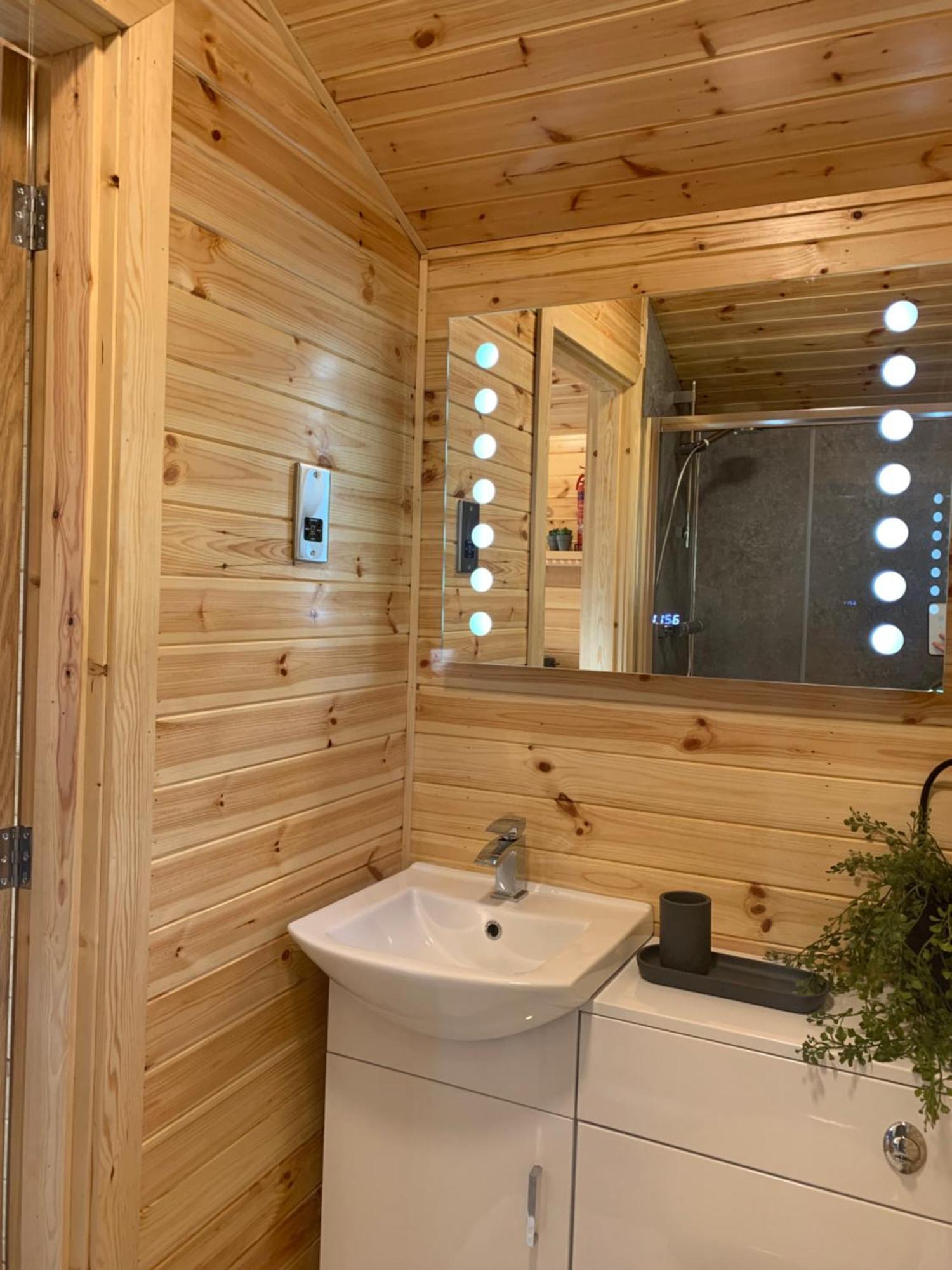 River Huts, Highland River Retreat With Hot Tub Inverness Esterno foto