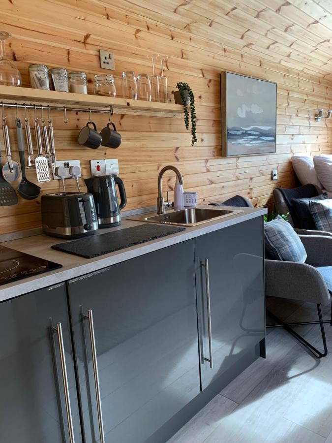River Huts, Highland River Retreat With Hot Tub Inverness Esterno foto
