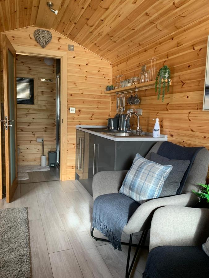 River Huts, Highland River Retreat With Hot Tub Inverness Esterno foto