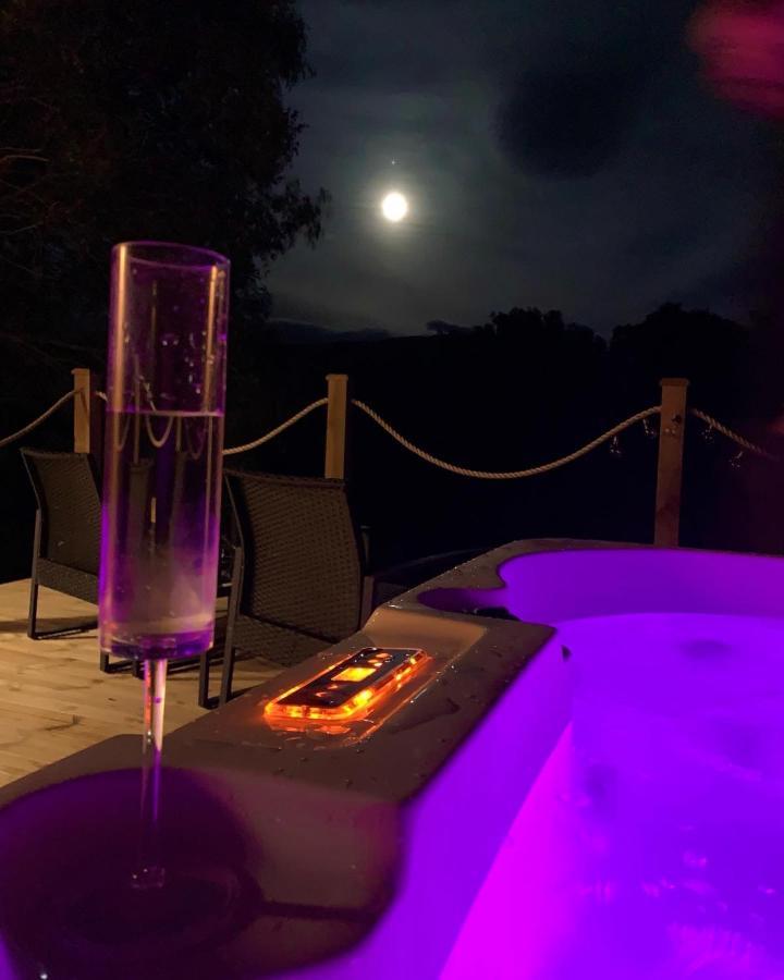 River Huts, Highland River Retreat With Hot Tub Inverness Esterno foto