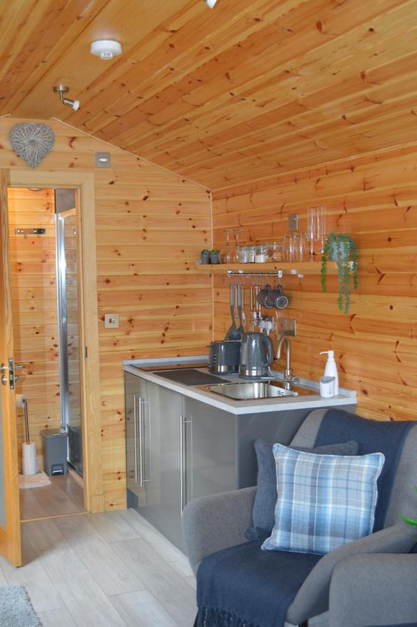 River Huts, Highland River Retreat With Hot Tub Inverness Esterno foto