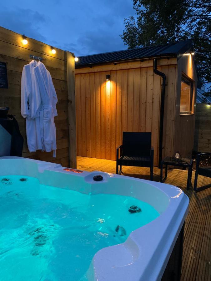 River Huts, Highland River Retreat With Hot Tub Inverness Esterno foto